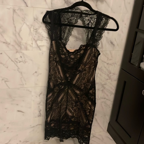 Nicole Miller, black mini lace dress - Picture 1 of 3